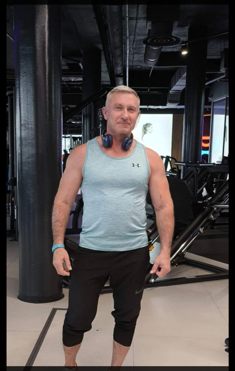 Автор на максималках.