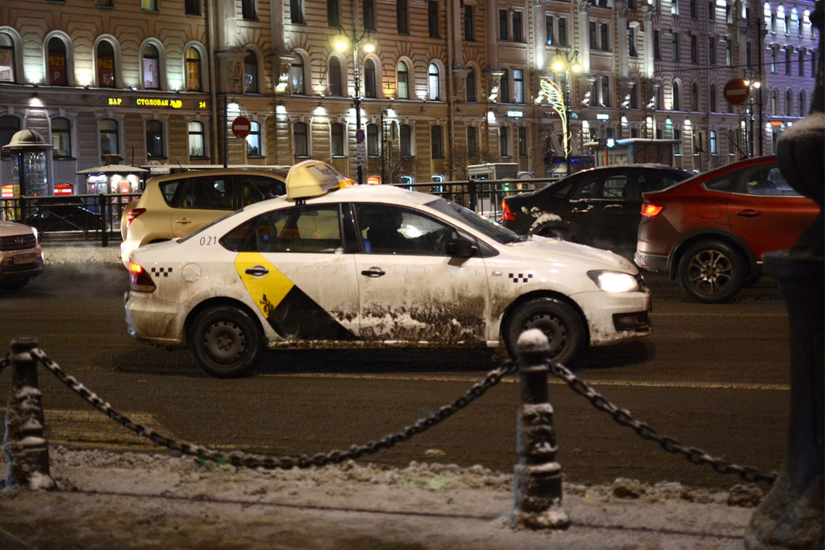 Москва в новогоднюю ночь усиливает работу общественного транспорта.  Фото: Татьяна Буторина