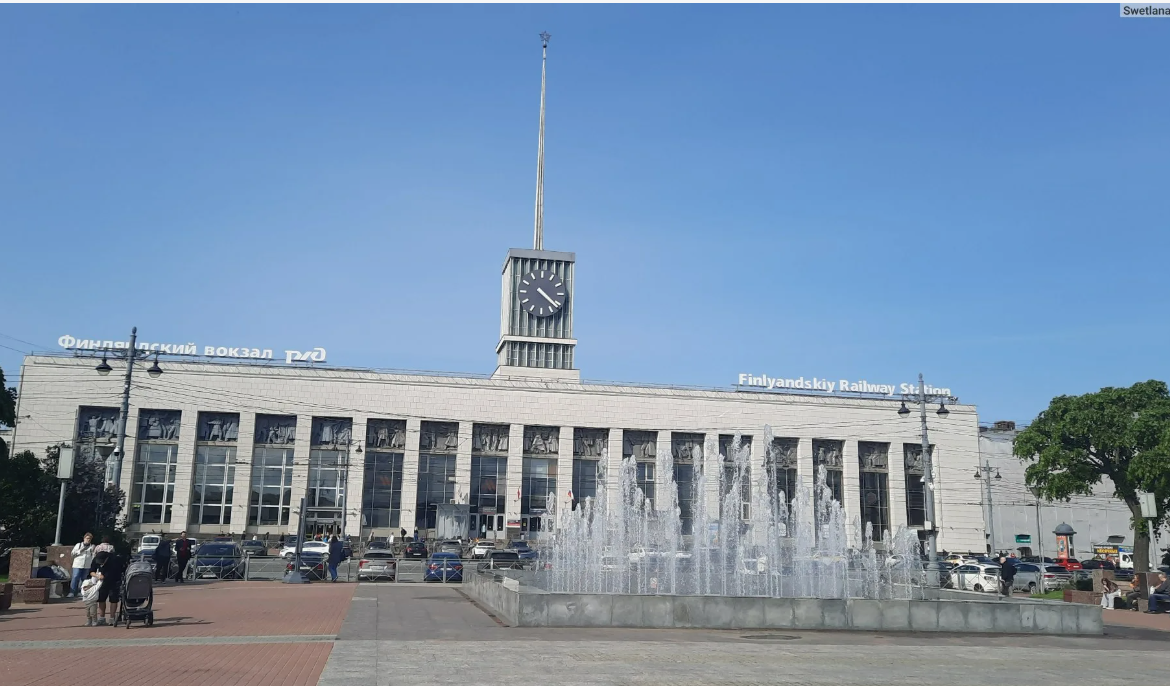 Финляндский вокзал. Фото с сайта https://irecommend.ru/content/vokzal-khranit-pamyat-o-revolyutsii-1917-goda-v-petrograde-i-doroge-zhizni-v-blokadnom-lenig. Взято с Яндекс.Картинки
