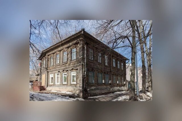    В ночь с 27 на 28 декабря на улице Хади Атласи сгорел двухэтажный деревянный дом начала XX века. Фото: ВООПИК