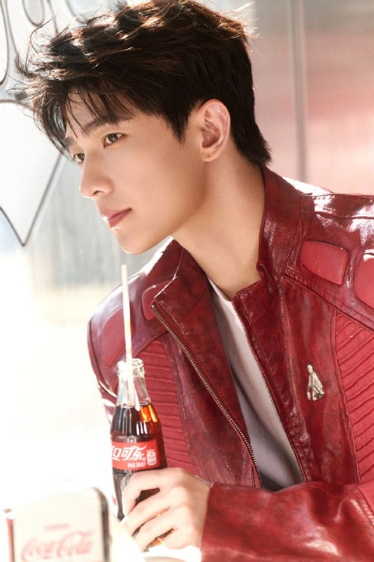 Ян Ян. Листайте галерею...