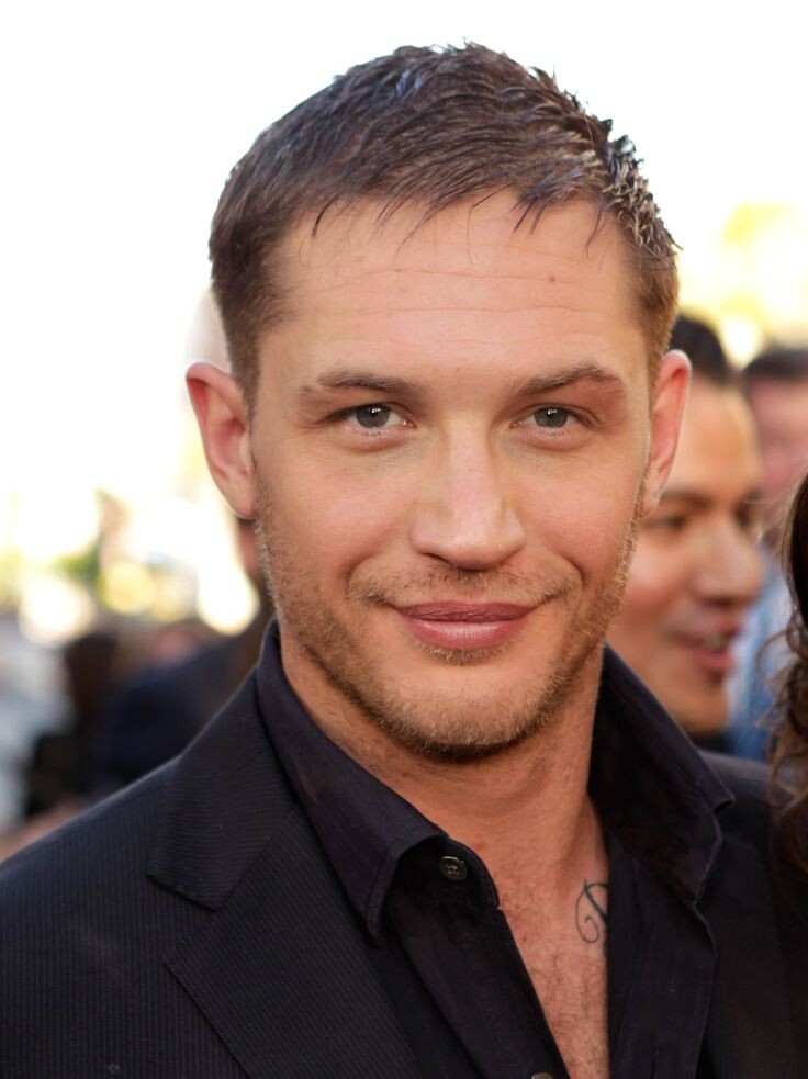 В роли Марата Том Харди