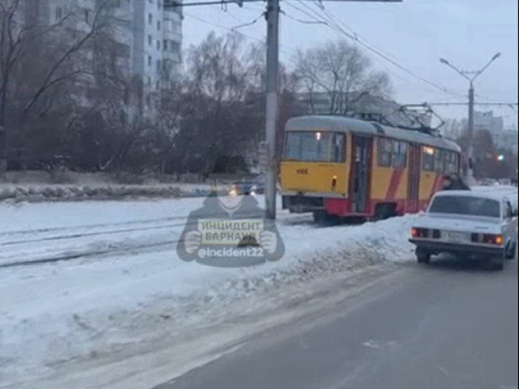     Фото: скриншот видео "Инцидент Барнаул"