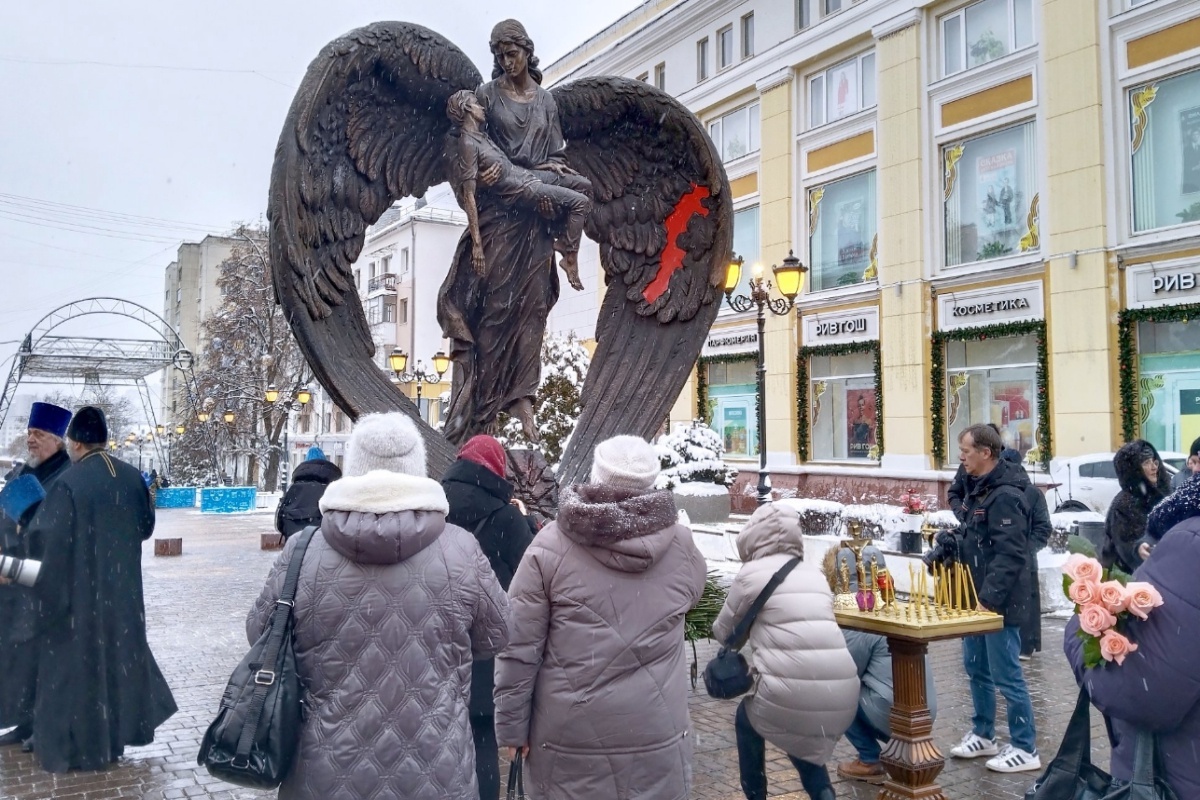    Мемориал в память о погибших после атаки ВСУ 30 декабря 2023 года. / Анна Скрипка