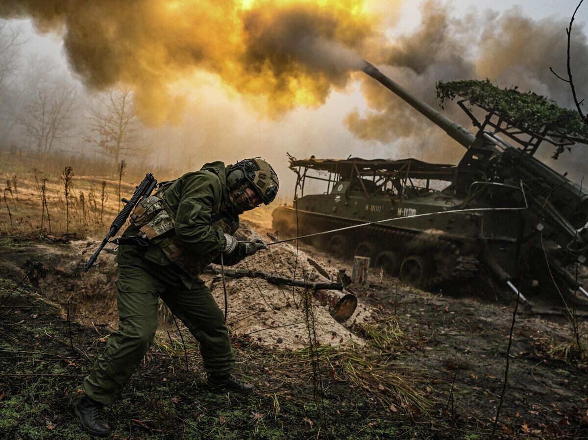    Боевая работа артиллерийского расчета САУ "Гиацинт-С" в зоне СВО | © РИА Новости / Сергей Бобылев