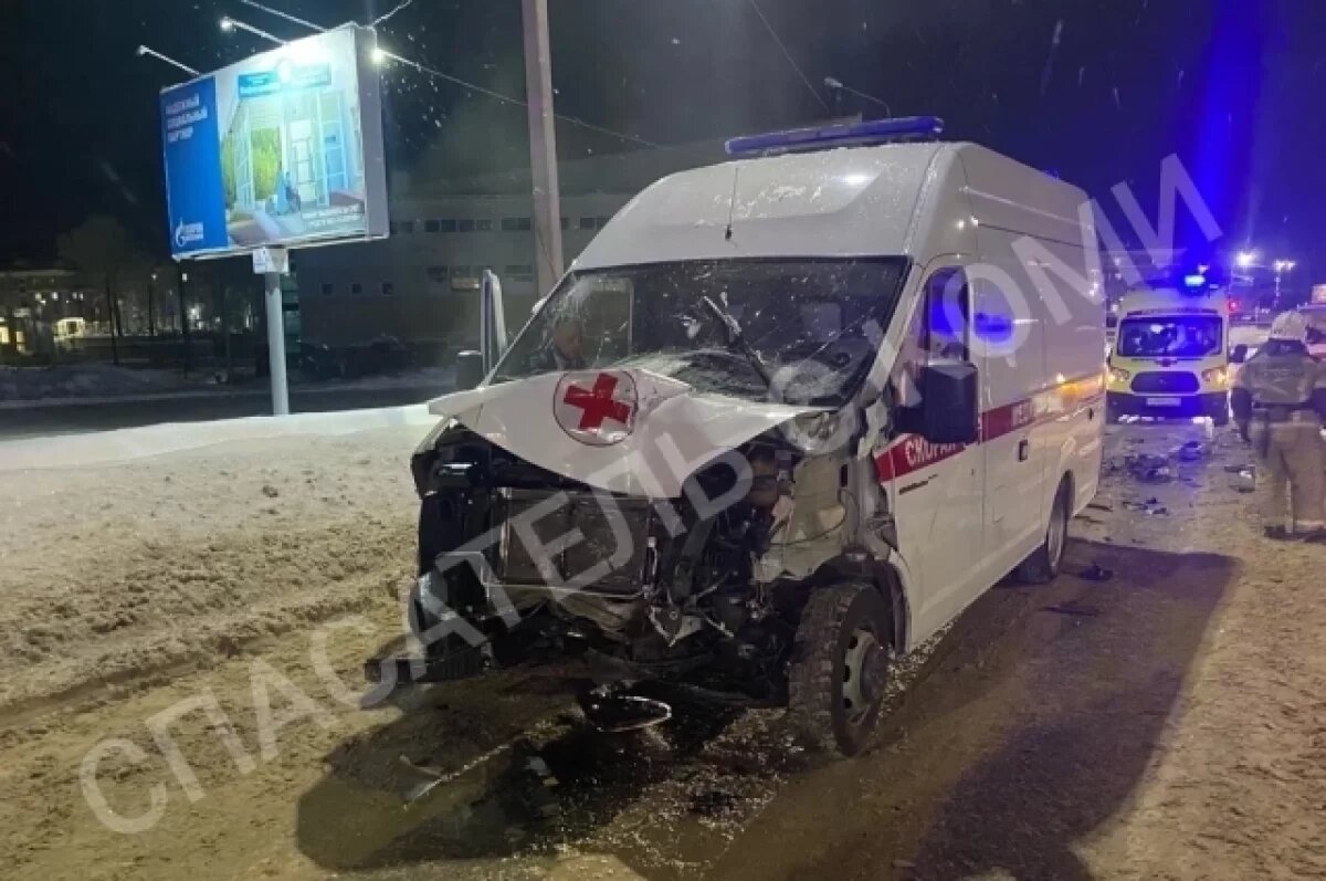    В Ухте иномарка влетела в карету скорой помощи