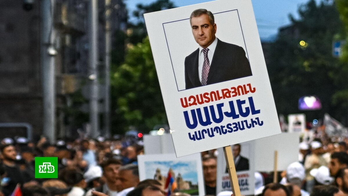    В Ереване прошел массовый митинг в поддержку Карапетяна