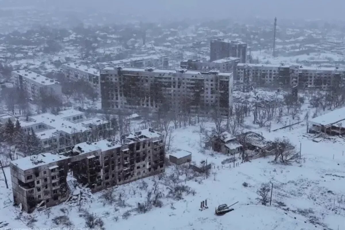    На кадрах видны сожженные украинские танки и бронемашины.