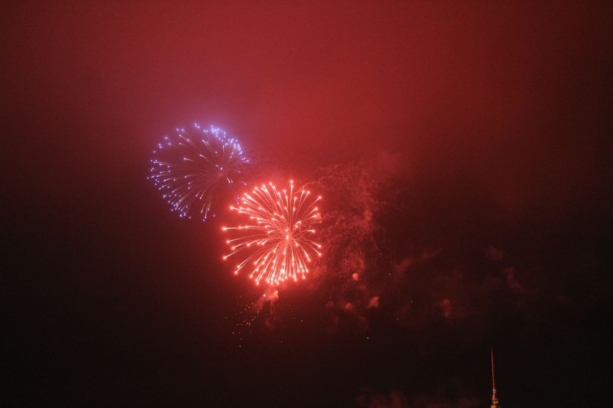    Салют в Петербурге. Архивное фото: Мойка78