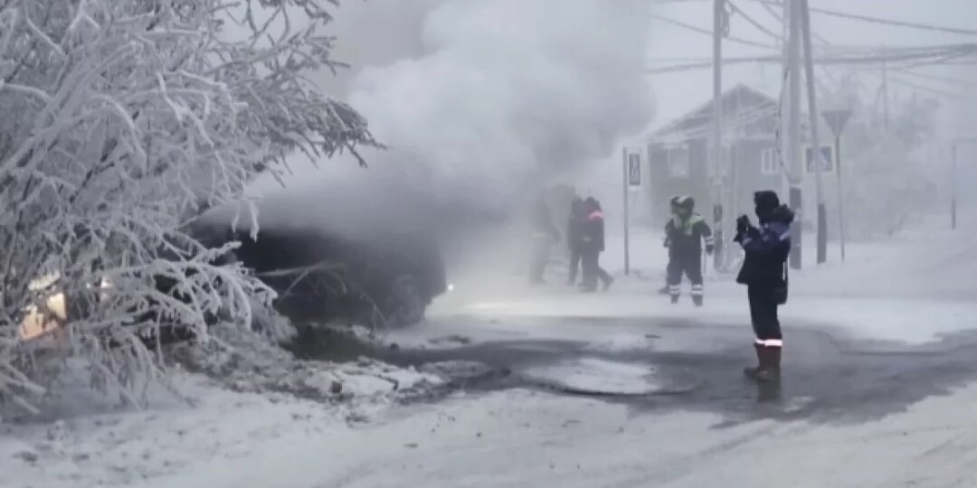 Дубак и двухметровые сугробы. Люди остались без отопления в -40 °С в Якутске