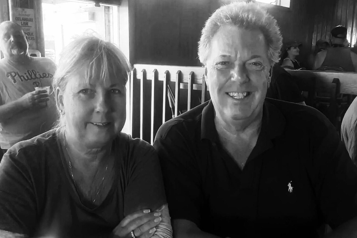     Найдена мертвой после скандала с мужем 64-летняя Линда Стивенсон, жена первого мужа Джилл Байден