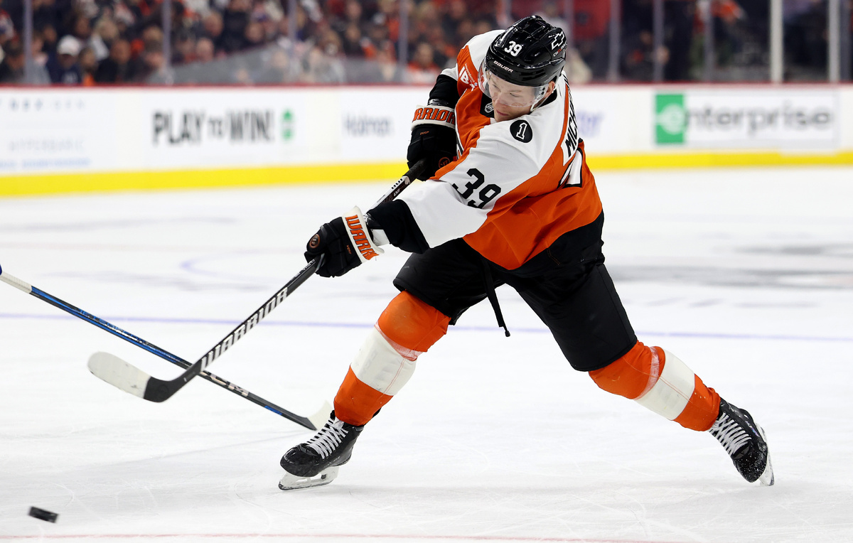    Нападающий "Филадельфии" Матвей Мичков  Emilee Chinn/Getty Images