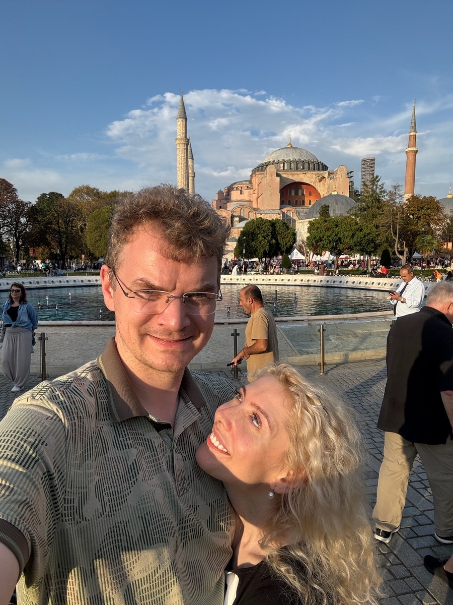 СВЕТОЛЬДА И СТЕФАН В СТАМБУЛЕ. Открытый источник.