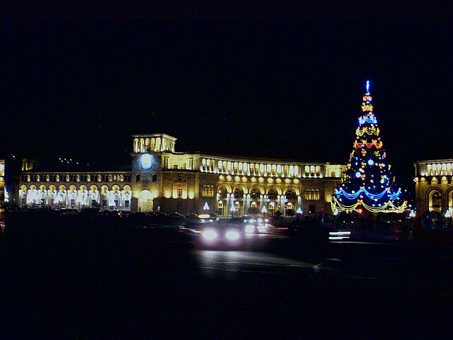 23artashes/Creative Commons Attribution-Share Alike 3.0