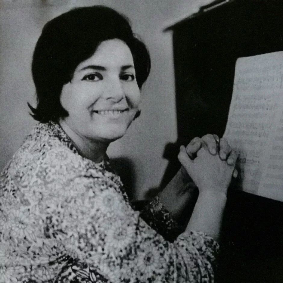 Ася Султанова.