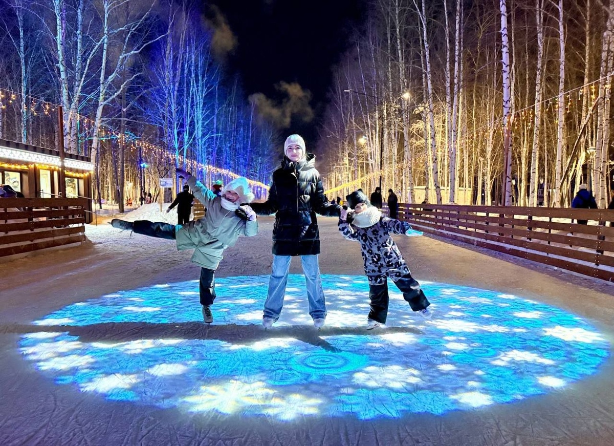    В Нижневартовске заработал самый большой каток в Югре
