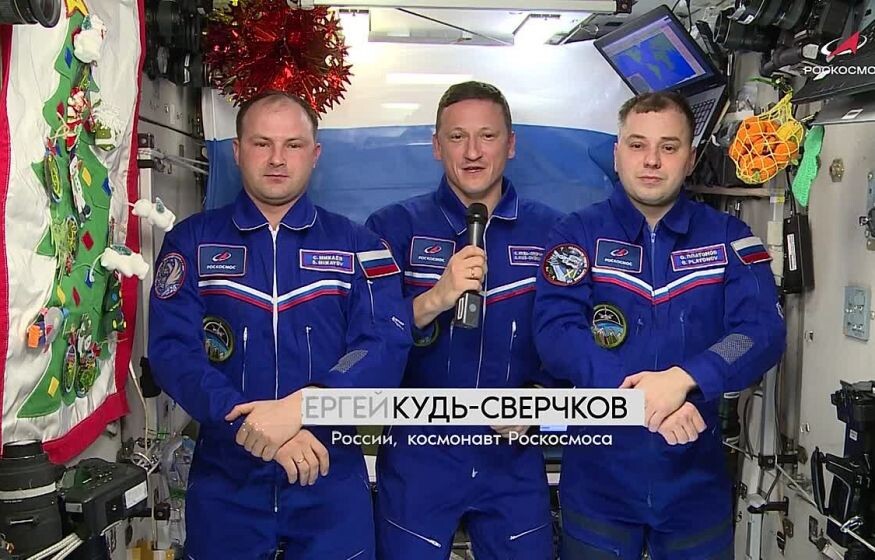    Космонавты на МКС поздравили россиян с Новым годом: обращение Кудь-Сверчкова, Микаева и Платонова