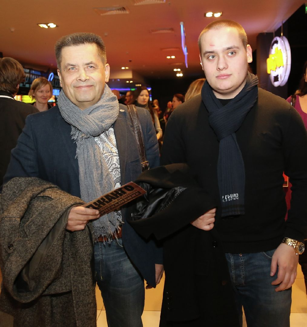 Николай и его младший сын - большой любитель элитных курортов и дорогих тачек