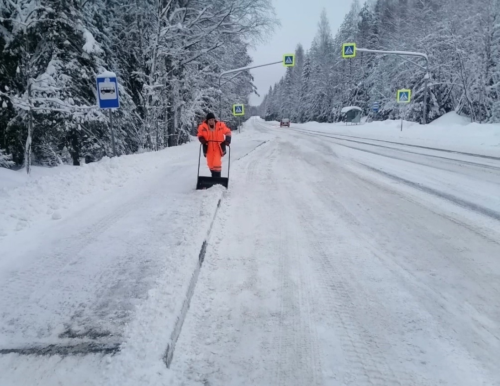    Более 230 снегоуборочных машин будет работать на региональных дорогах Карелии в новогодние праздники© Минтранс Карелии