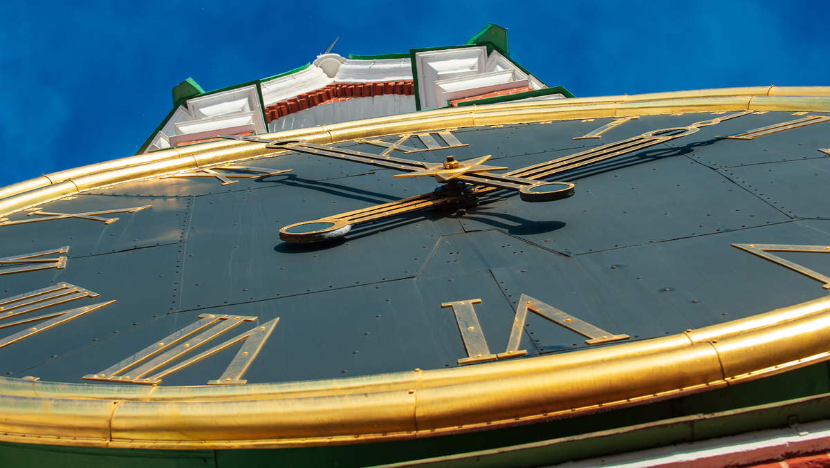 
Куранты на Спасской башне Московского Кремля.