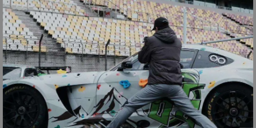 Почему фотографии Ван Ибо стали вирусными