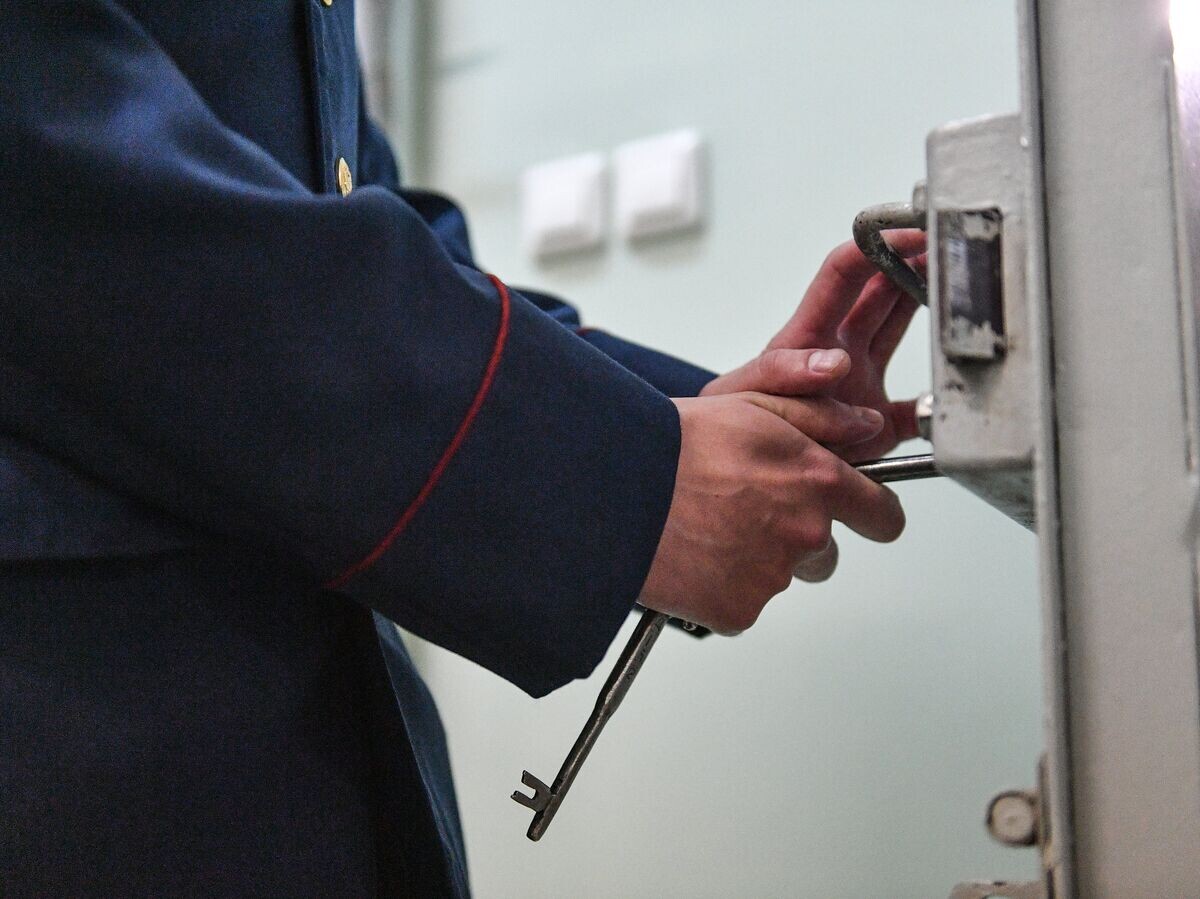    Сотрудник ФСИН России в следственном изоляторе | © РИА Новости / Владимир Песня