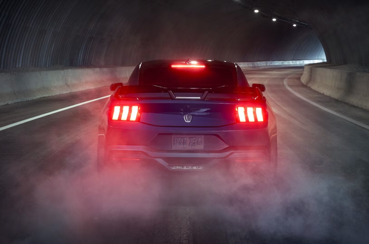 Ford Mustang Dark Horse 2025