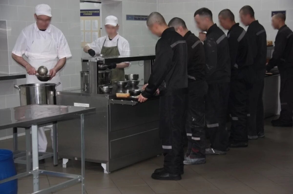    Осуждённые в омских колониях на Новый год получат плов, гуляш и рыбу