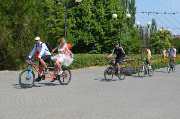    Велосвадьба в Камышине (фото Юлии Карпенко)
