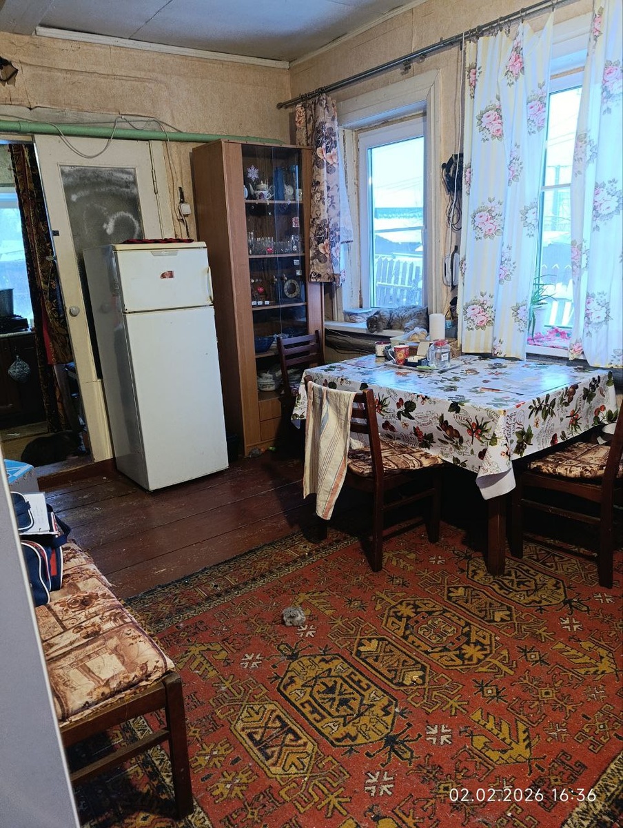 холодильник переехал в комнату