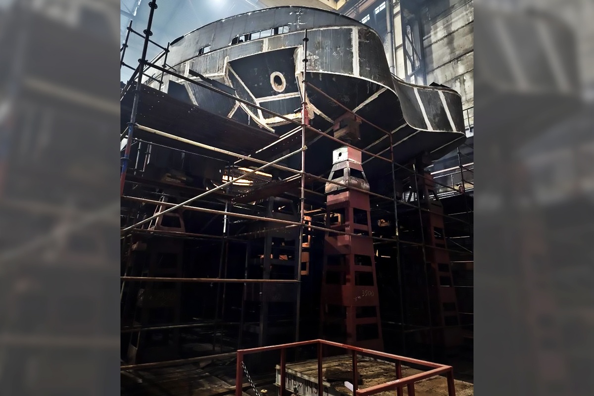 "Калашников": на ледокольный буксир "Нарвская застава" загружается основное оборудование / Фото: Концерн "Калашников"  📷
