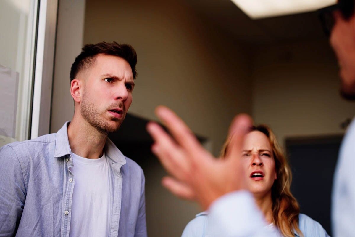 Конфликт из-за ремонта часто упирается в деньги и нервы. Источник: Andrey_Popov / Shutterstock / FOTODOM📷
