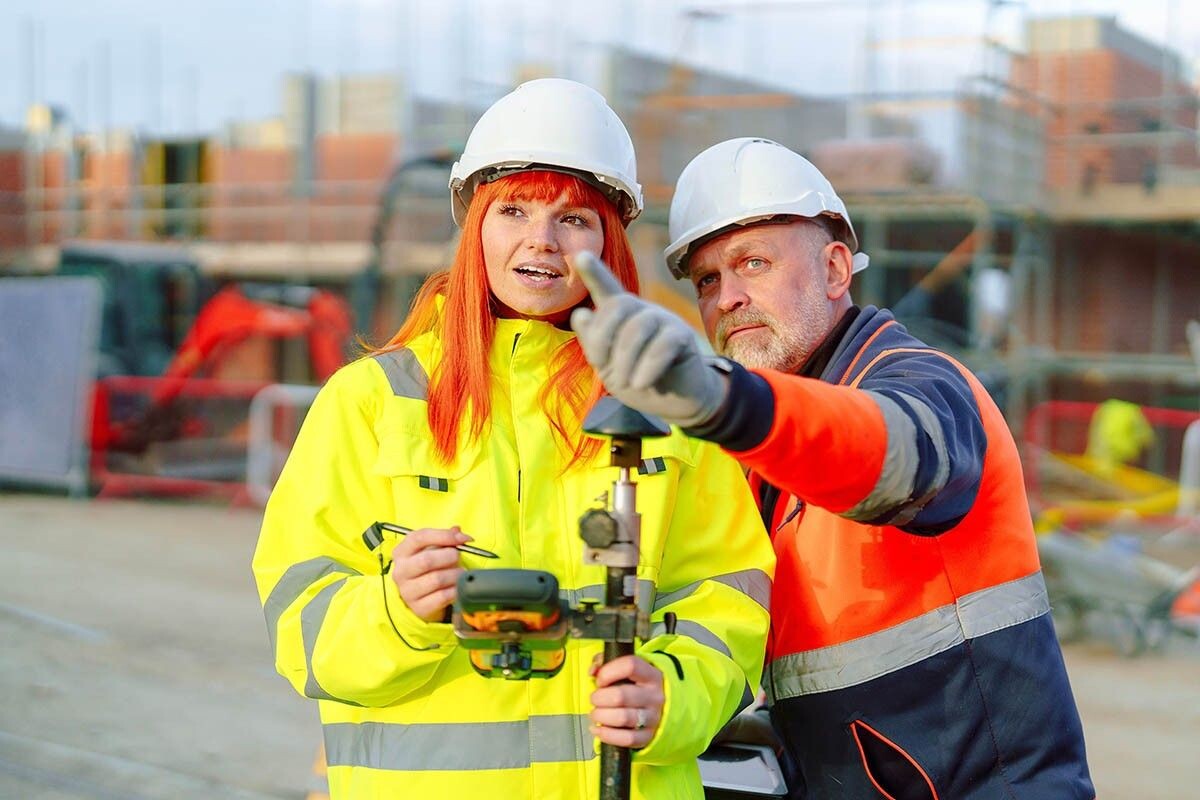 Инженер-строитель — это проектировщик и создатель физического мира вокруг нас. Источник: Irene Miller / Shutterstock / FOTODOM📷
