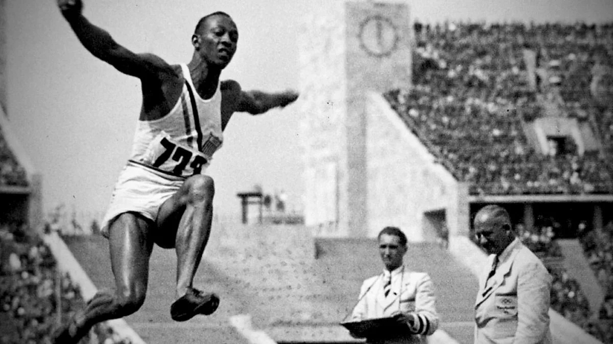 Джесси Оуэнс. Прыжок в длину на Олимпийских играх 1936 года