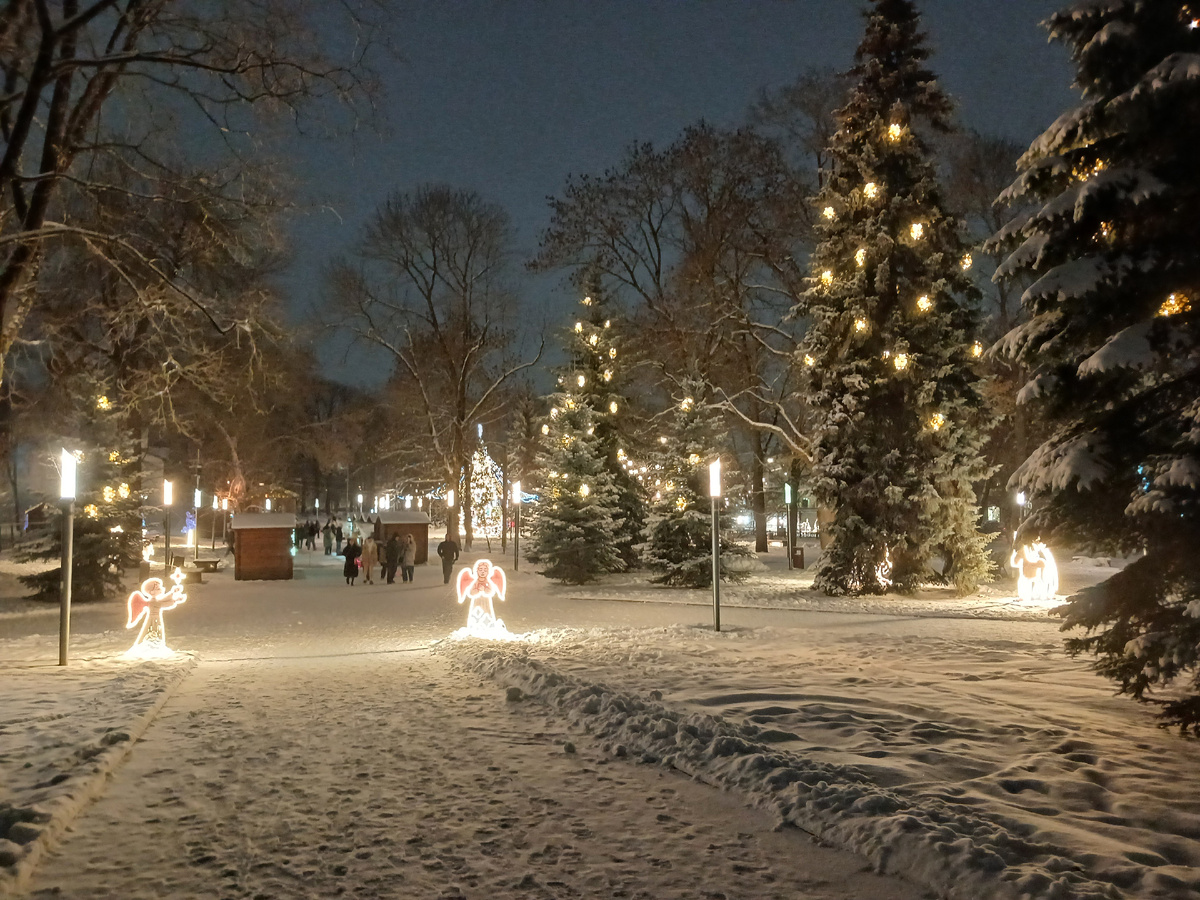 шишки горят огоньками