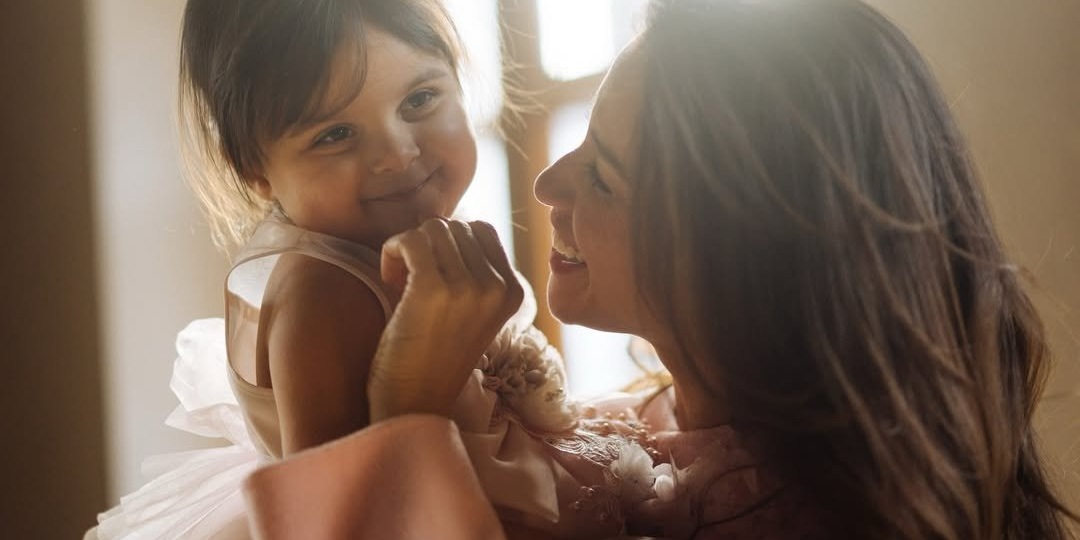 Равшана Куркова показала подросших детей в новогодней фотосессии