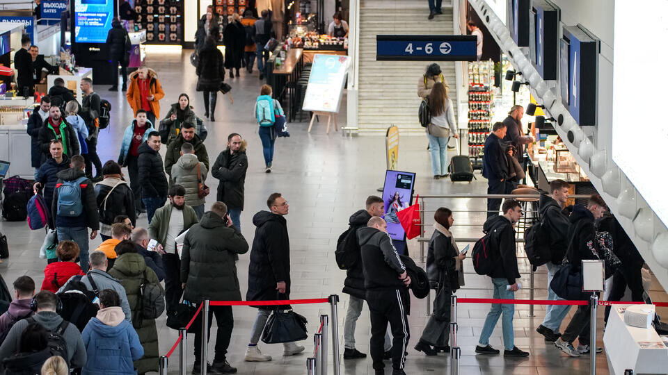     В Пулкове задержали несколько десятков рейсов ИЗВЕСТИЯ/Сергей Лантюхов