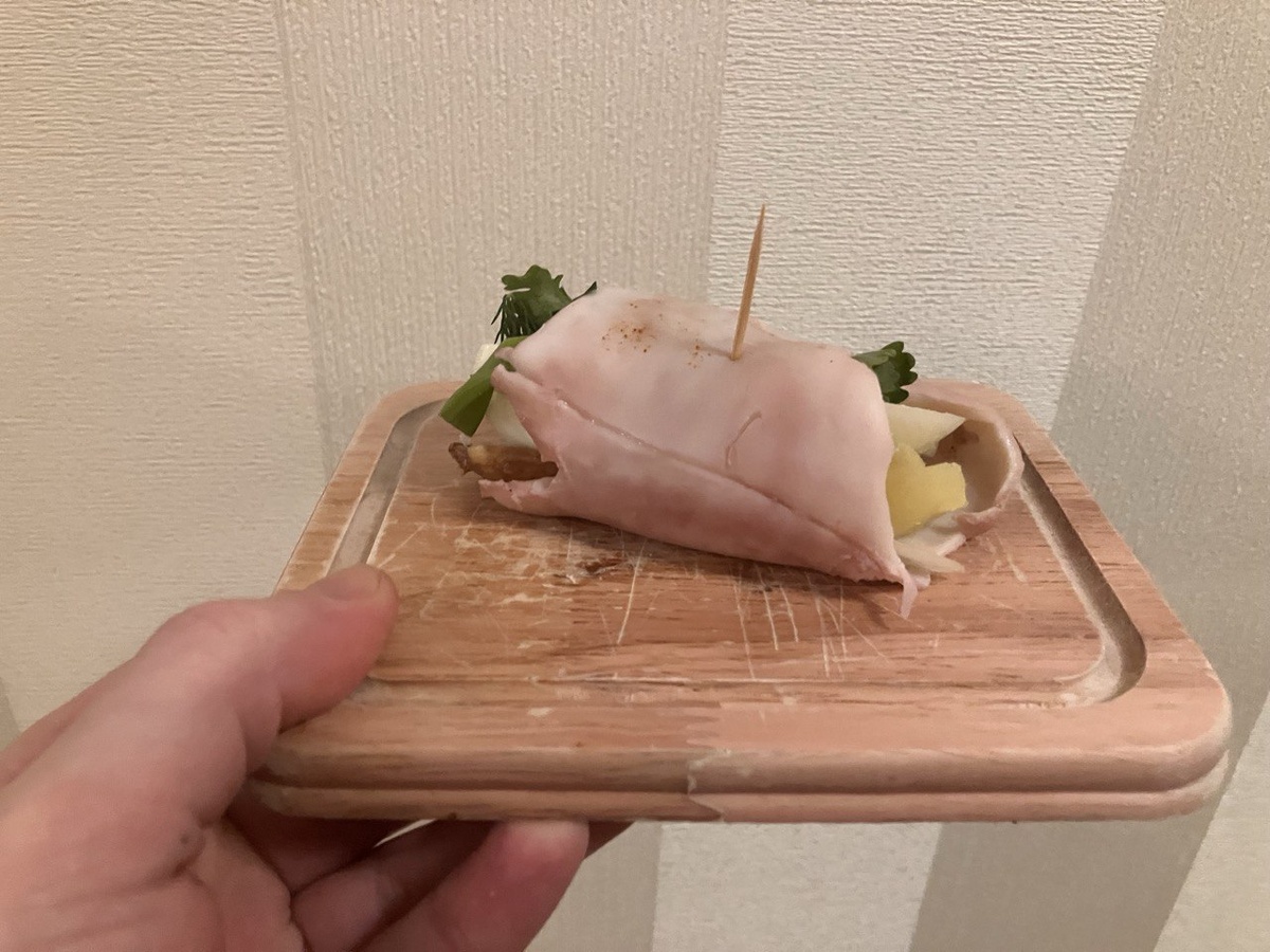 Ролл (рулетик) из кальмара