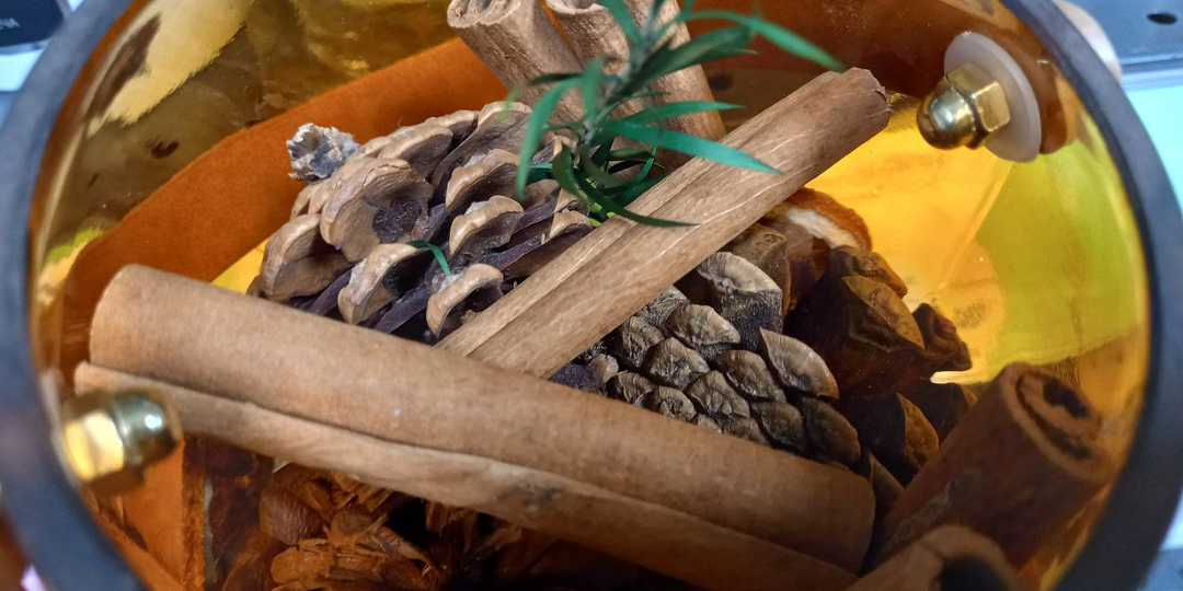 Подсмотрела в Фикс Прайс идею декора с горшком и шишками: сделать можно дома, без лишних трат