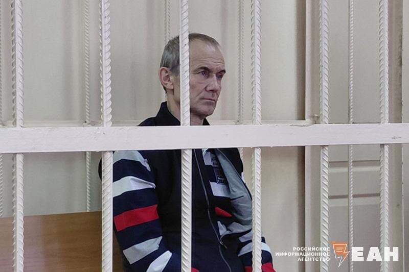    ЕАН. Бывший вице-губернатор Олег Чемезов в зале заседания суда