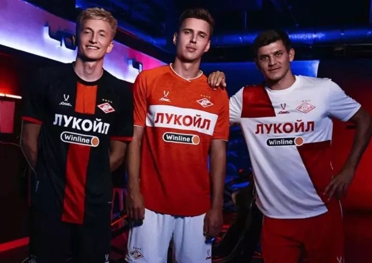    «Спартак» намекал на трофеи, Баринов гордился «Локо». Что звезды футбола загадывали 31 декабря 2024 года Фото #1