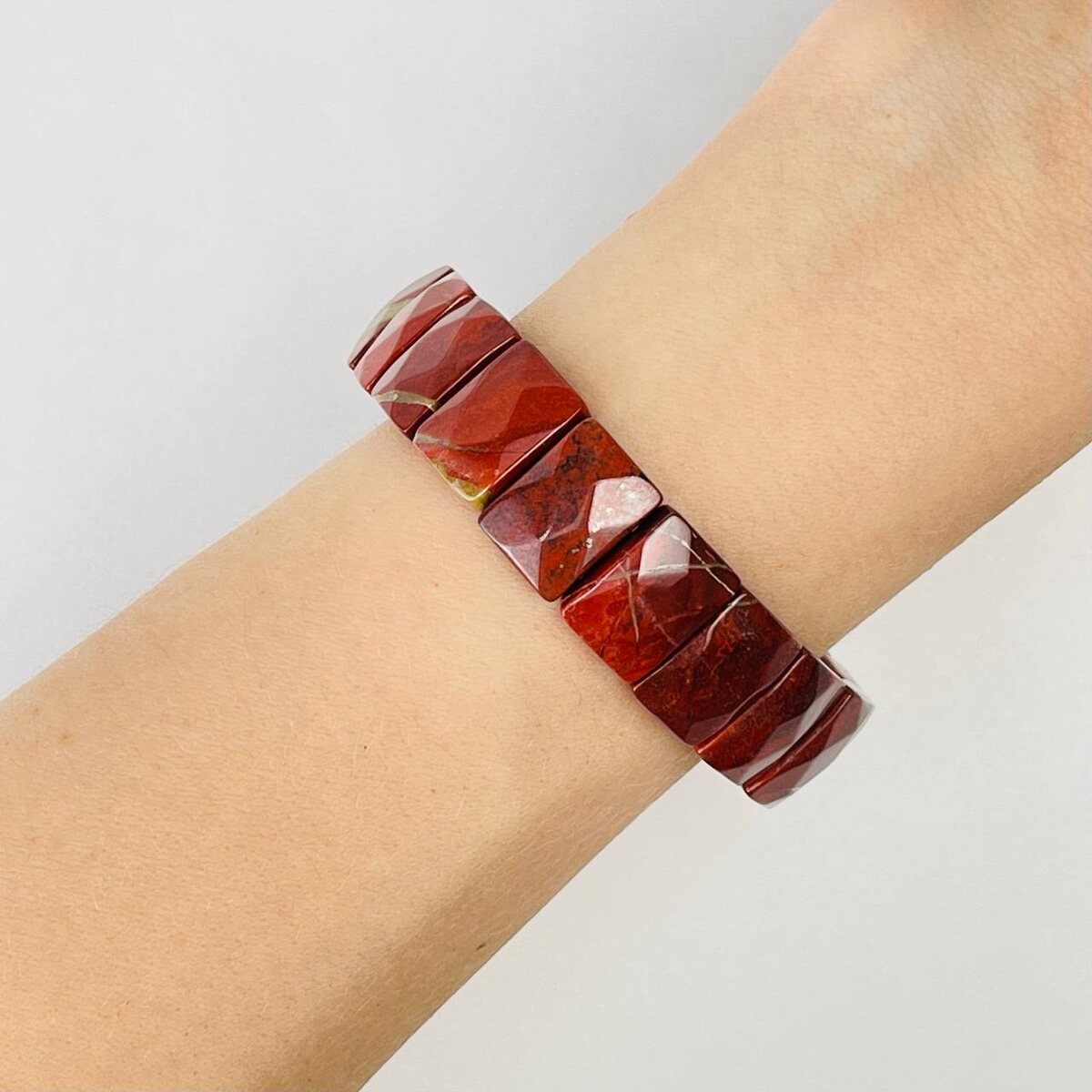 Браслет из красной яшмы Samotsvet.ru