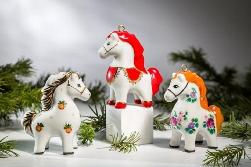    Фарфоровый символ отправят в российские города и за границу. Фото: Департамент информполитики Свердловской области