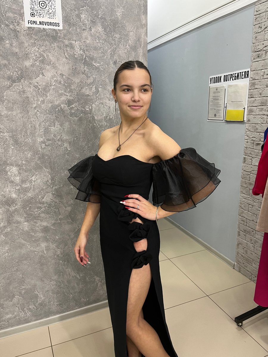 Фото автора. Шопинг с мамой, но выбрали другой наряд.