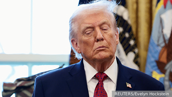     Фото: REUTERS/Evelyn Hockstein   
 Текст: Алексей Дегтярёв