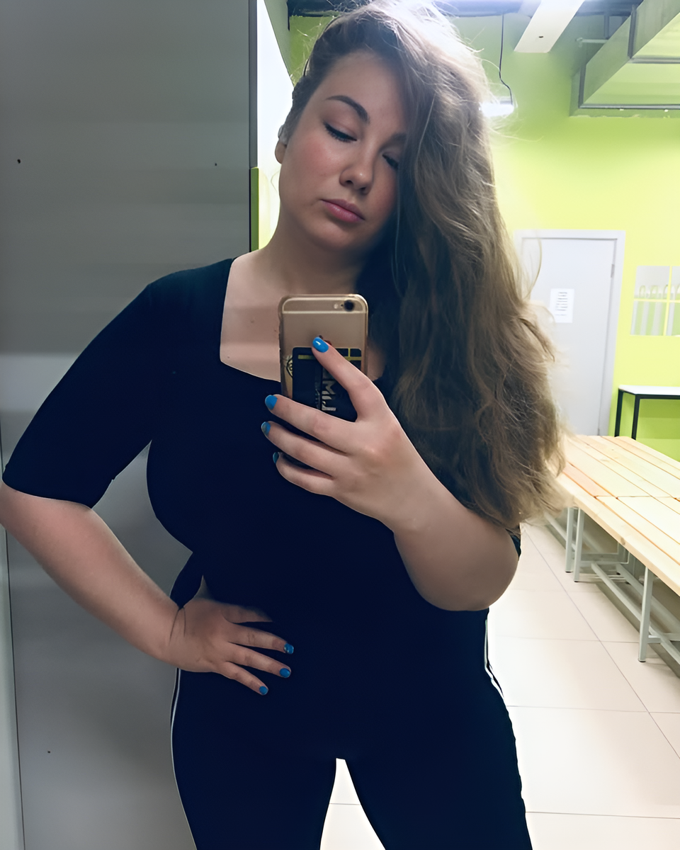 Вдохновленная песней Бузовой я подписала это фото "Пока ты бездел". Ну типа вы дома, а я занимаюсь. Крутышка 💪