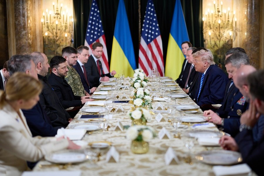 Встреча президента США Дональда Трампа и президента Украины Владимира Зеленского в Палм-Бич - Фото: Zuma\TASS