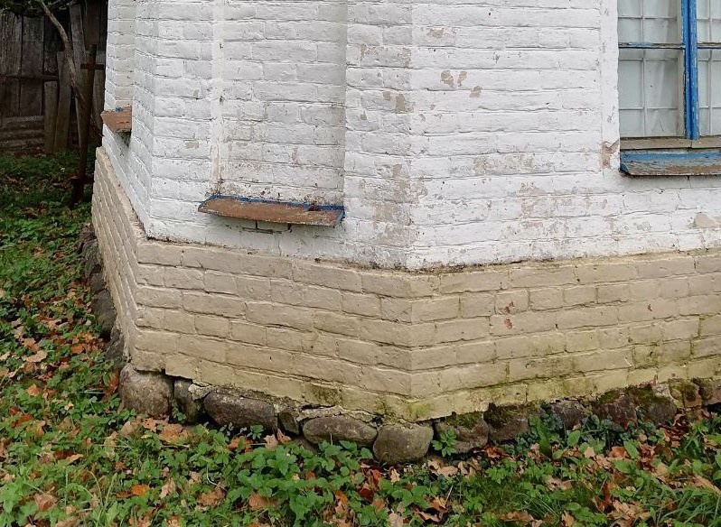 Валунный цоколь часовни. Фото автора