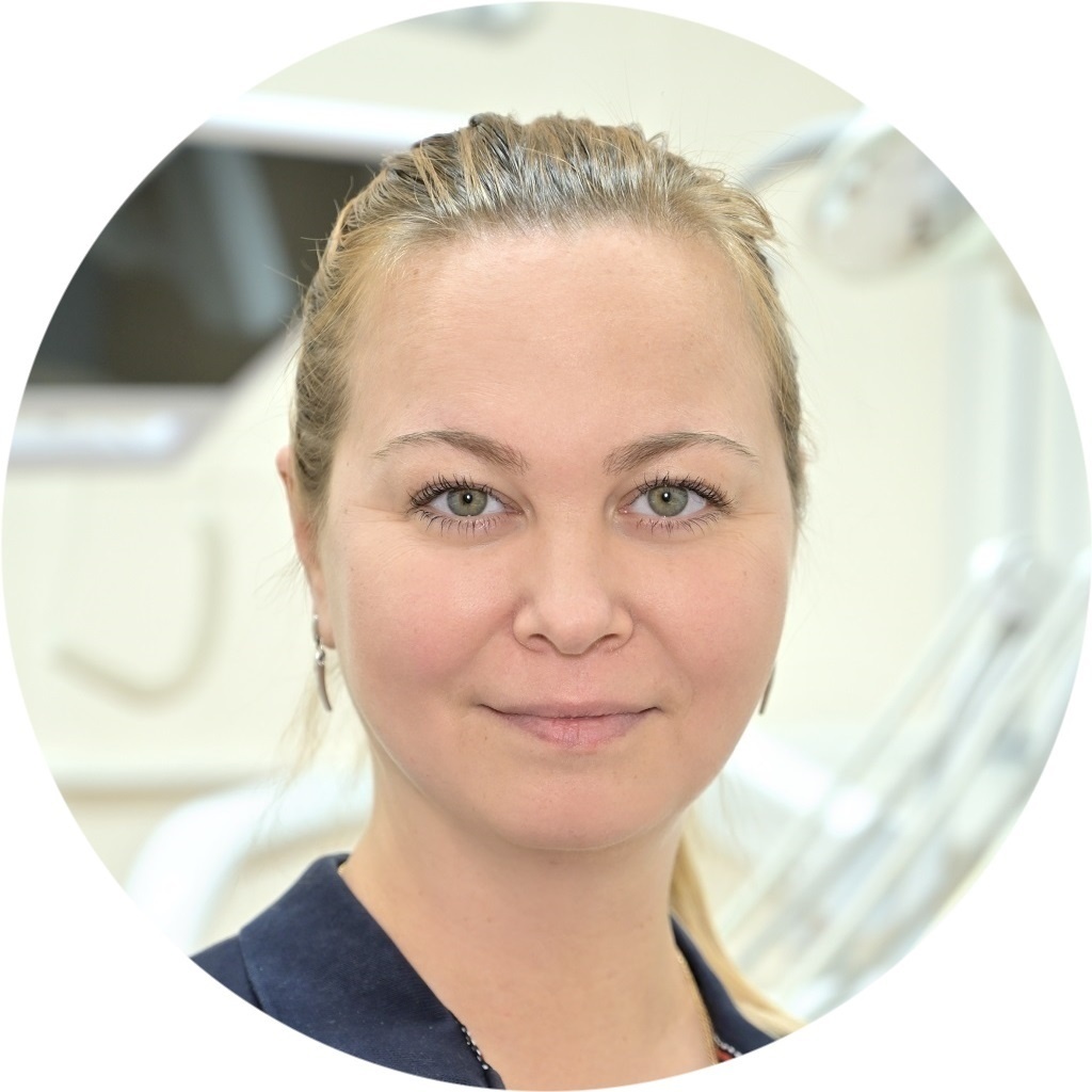 Врачи стоматологии поздравляют вас с Наступающим новым 2026 годом!!