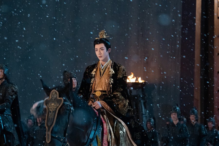 Нашла зимнюю фотку с лошадкой. Её же год следующий, как ни как